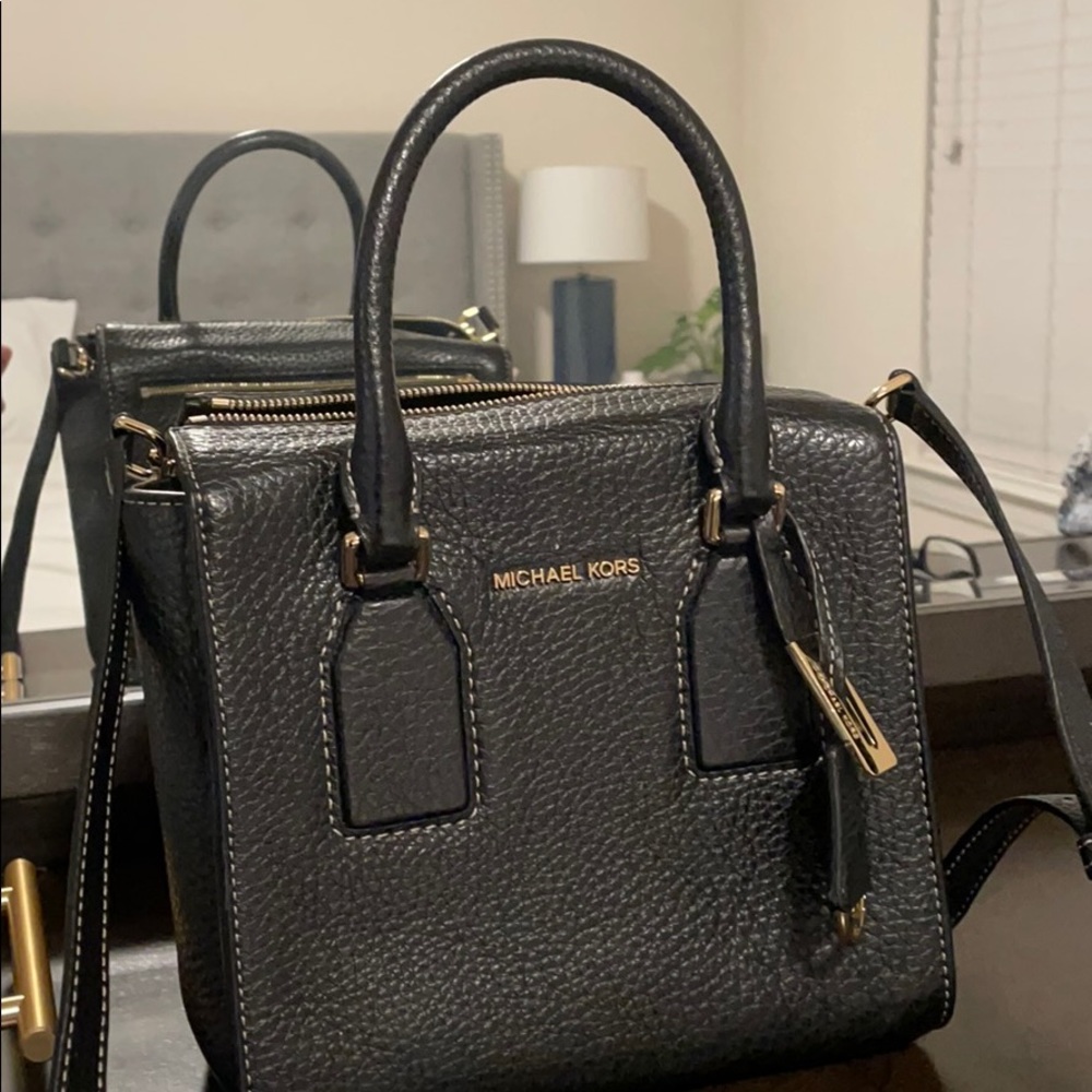 Michael kors black crossbody purse